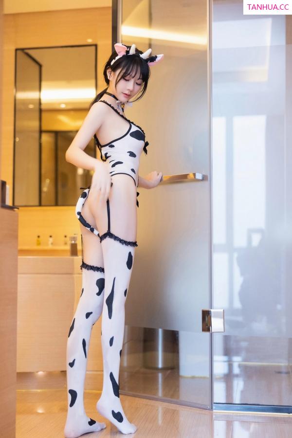   [XiuRen]高清写真图 2023.05.19 No.6774 幼幼 奶牛装美腿第64张图片